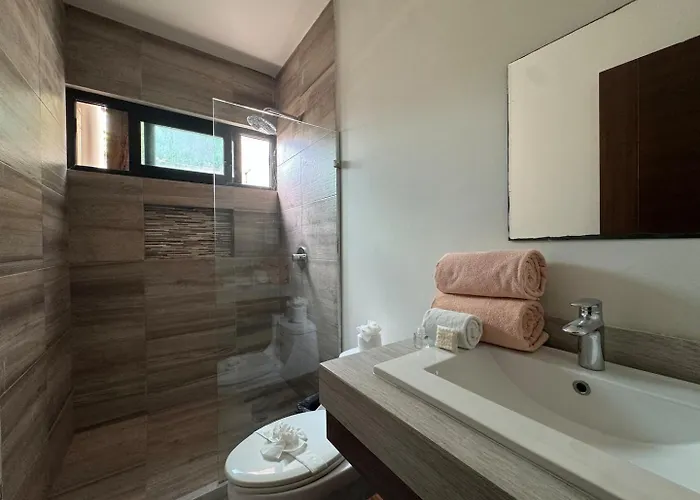 Holiday home Chic Stay, Rooftop Plunge Pool, 4 Blocks From 5th