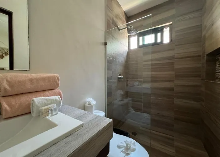 Holiday home Chic Stay, Rooftop Plunge Pool, 4 Blocks From 5th *
